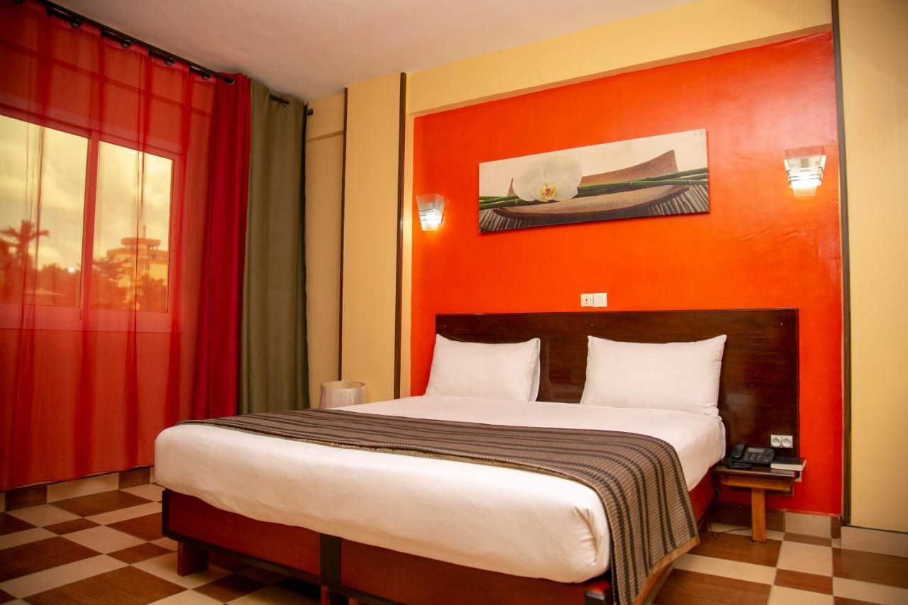 Yaahot Hotel Yaounde Ngoại thất bức ảnh