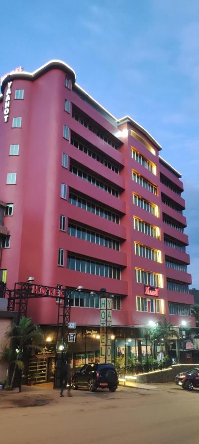 Yaahot Hotel Yaounde Ngoại thất bức ảnh