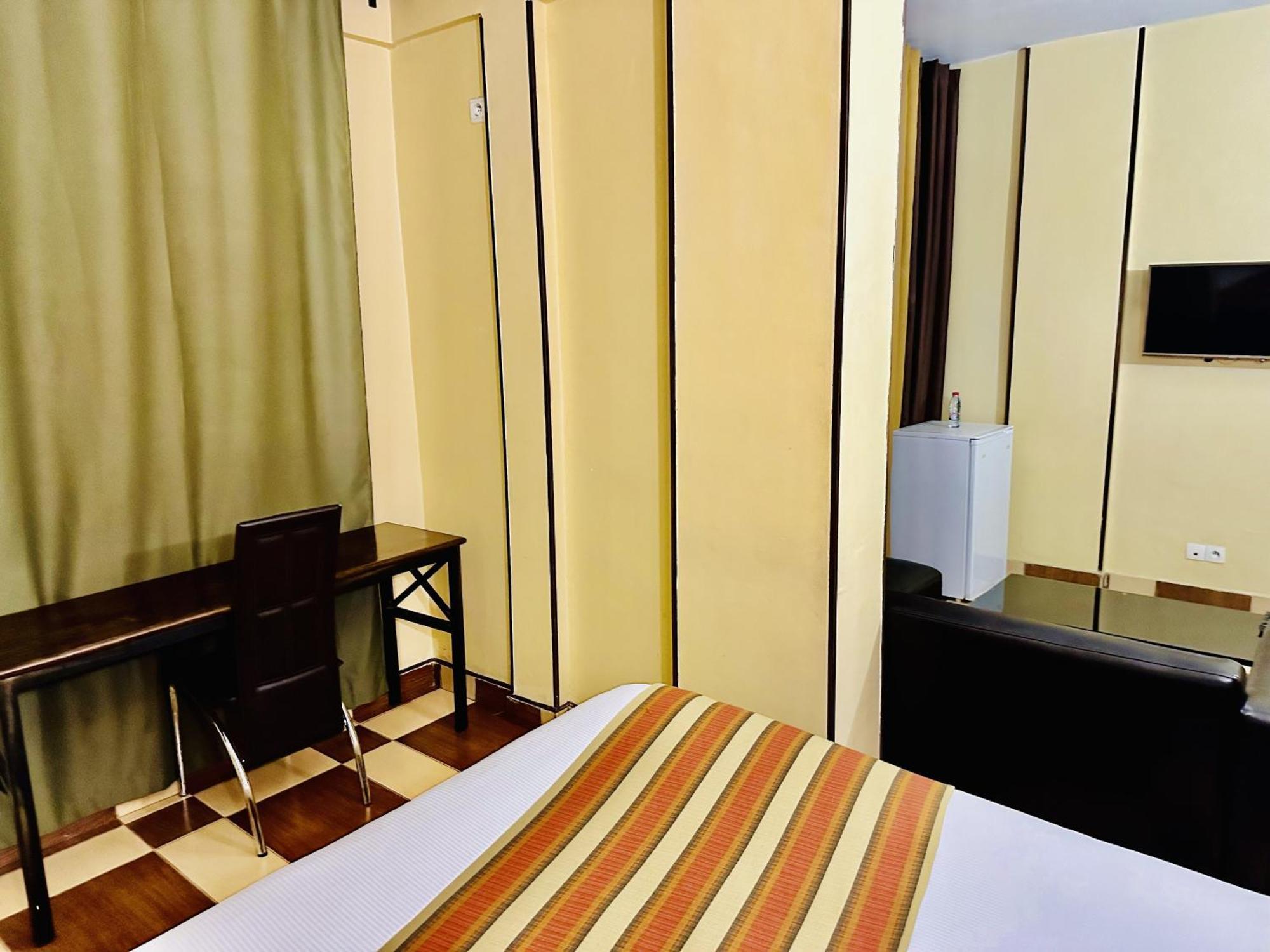Yaahot Hotel Yaounde Ngoại thất bức ảnh