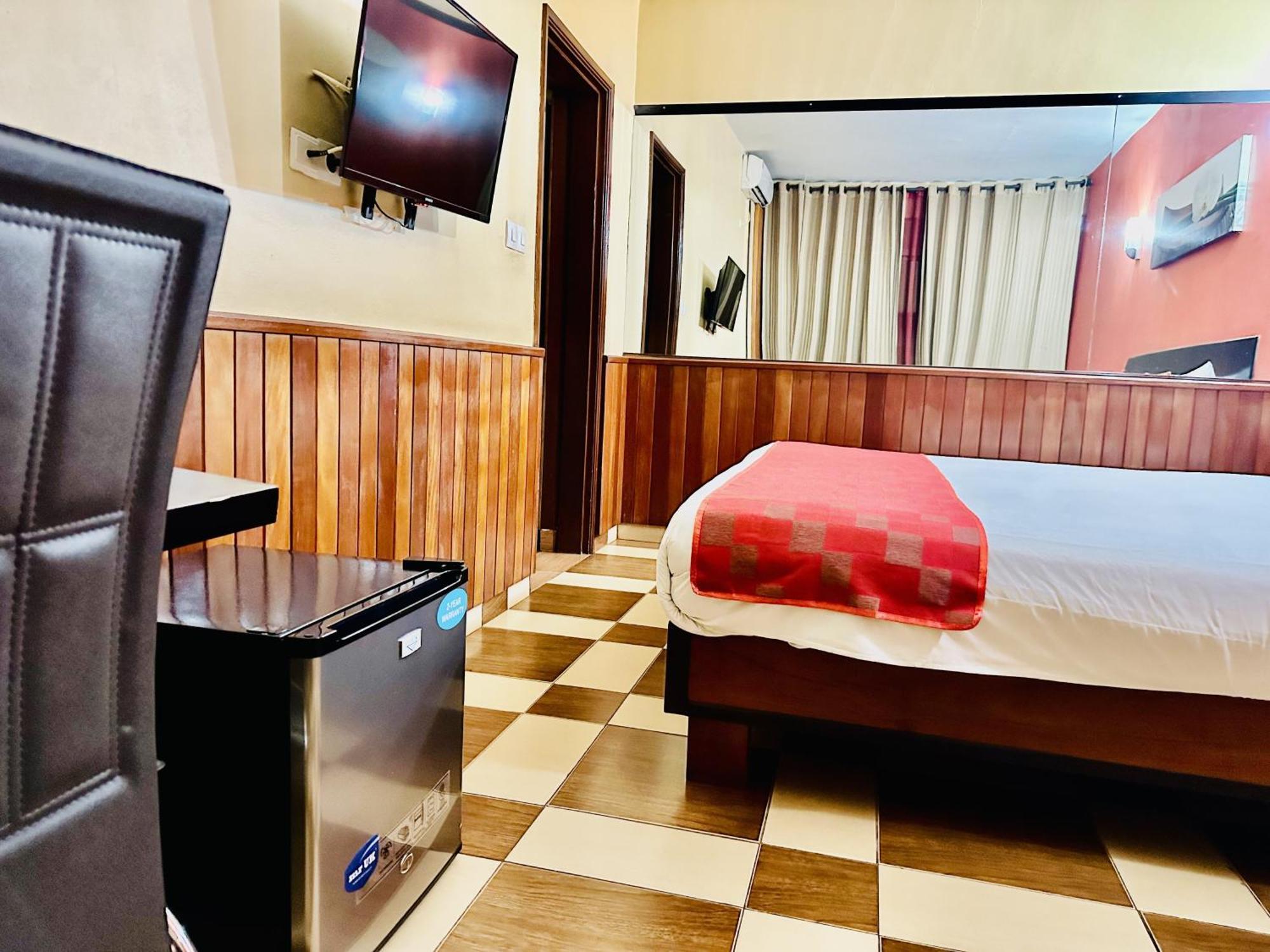 Yaahot Hotel Yaounde Ngoại thất bức ảnh