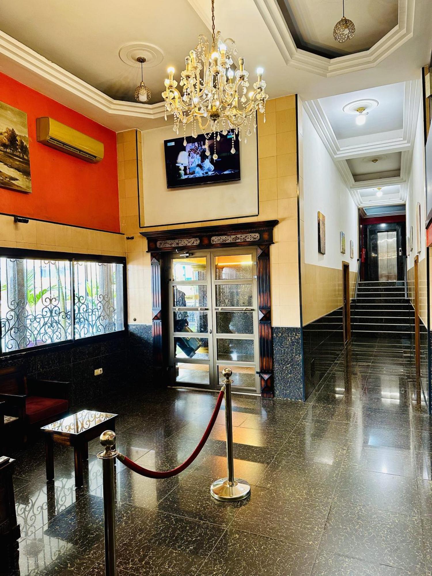 Yaahot Hotel Yaounde Ngoại thất bức ảnh