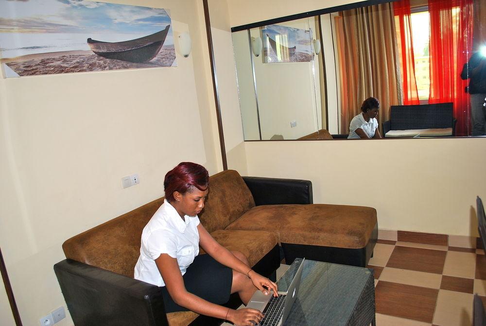 Yaahot Hotel Yaounde Ngoại thất bức ảnh