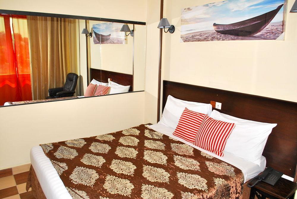 Yaahot Hotel Yaounde Ngoại thất bức ảnh