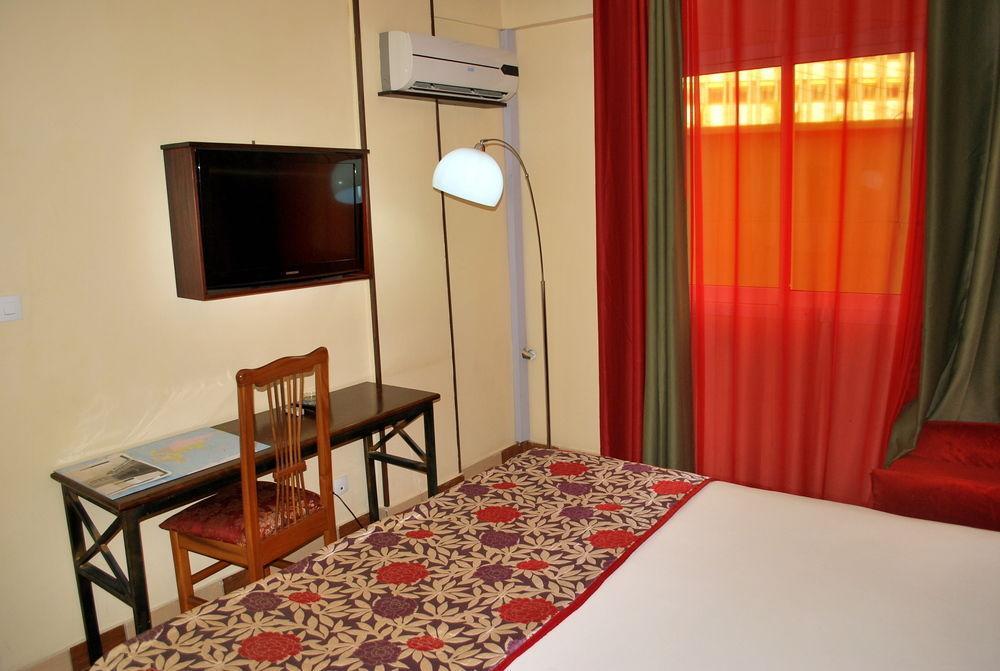 Yaahot Hotel Yaounde Ngoại thất bức ảnh