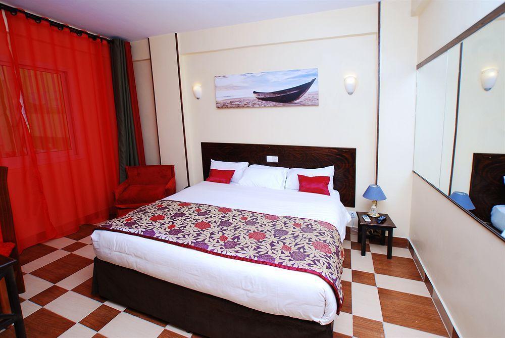 Yaahot Hotel Yaounde Ngoại thất bức ảnh
