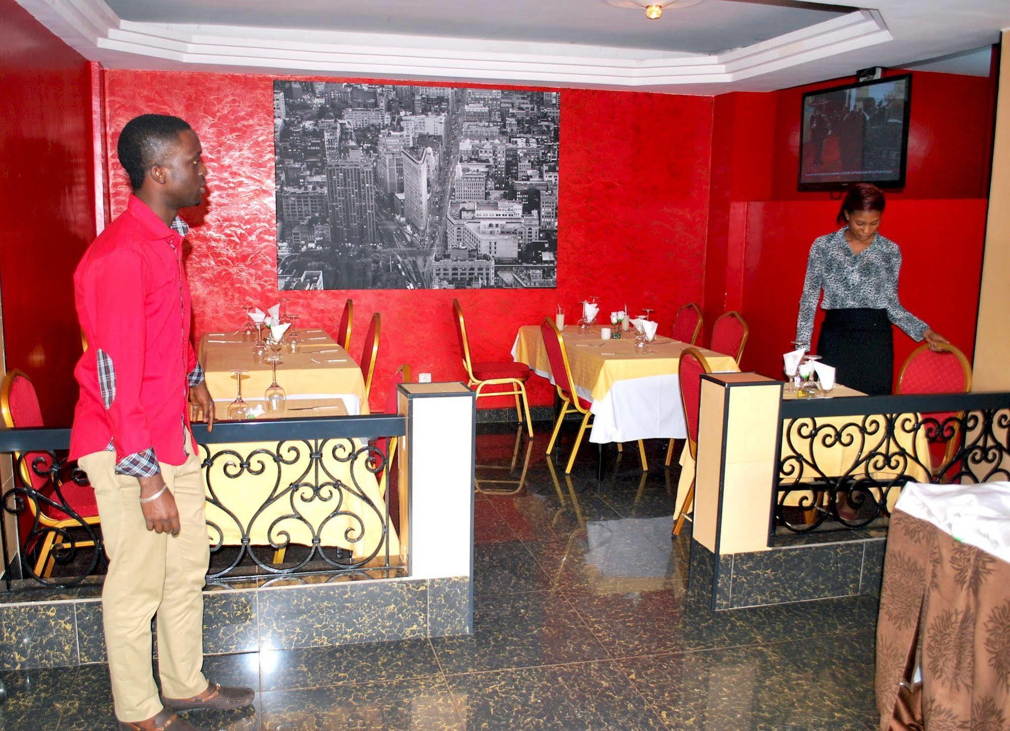 Yaahot Hotel Yaounde Ngoại thất bức ảnh